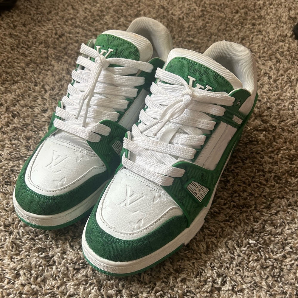 Green Louis Vuitton Trainer size 11(44)